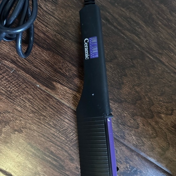 Hot Tools Hair Styling Tool for Effortless Straightening - Picture 2 of 5